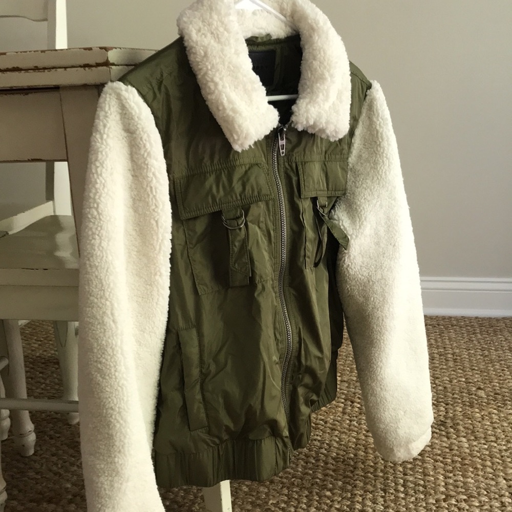 New: Blank NYC Take It Easy Sherpa Bomber Jacket. Quilted and Lined Interior.
